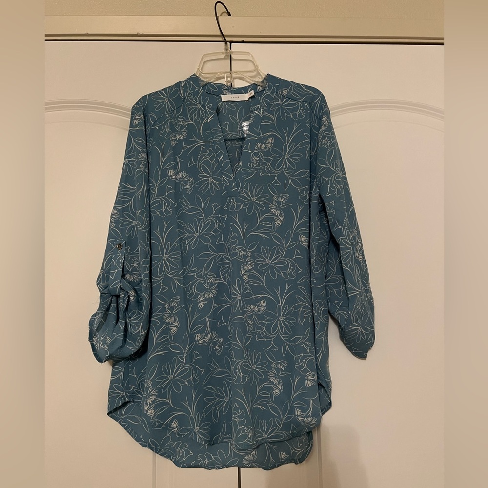 NWOT Lush Floral Roll up Blouse Size M